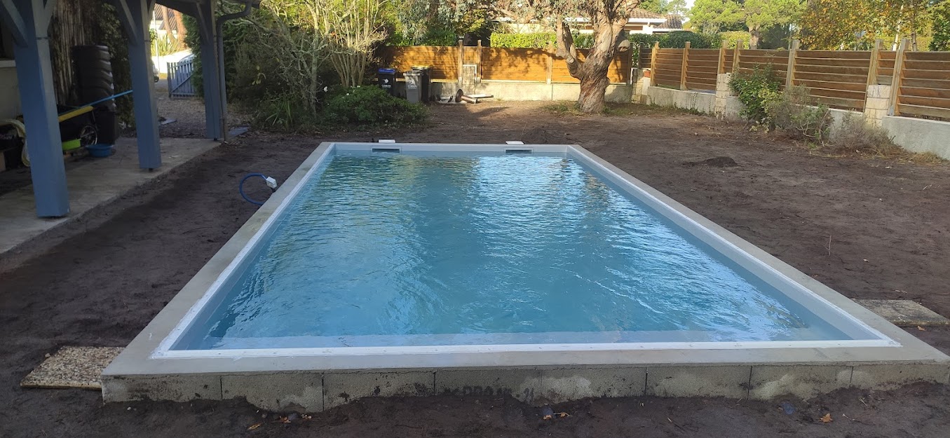 Piscine traditionnelle maçonnée de 7.5 x 3.5 avec escalier plage à — free download