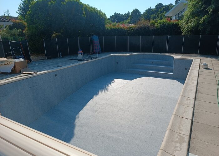 Rénovation piscine Andernos changement des skimmers des tuyaux et du liner 8