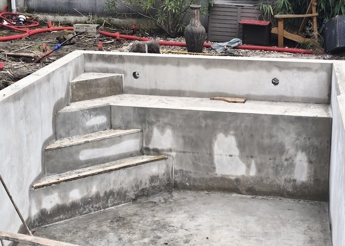 Création piscine traditionnelle maçonnée de 7.5 x 3.5 membrane armée à Andernos les bains 12