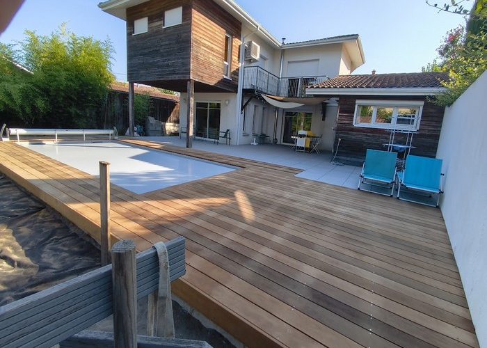 Création terrasse bois exotique et terrasse en dalle gré cérame sur plots à Andernos les bains 7