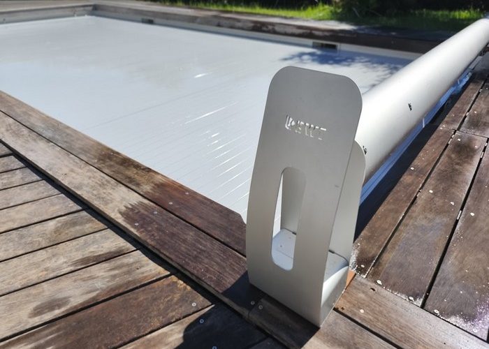 Installation d'un volet automatique de sécurité hors sol piscine 9x4 à Andernos les bains 1