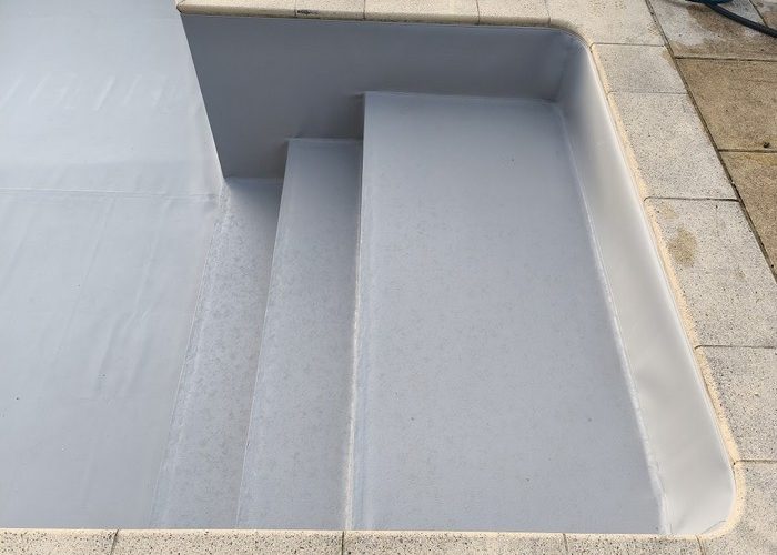 Pose membrane armée Délifol 150.100 piscine forme libre à Andernos les bains 5
