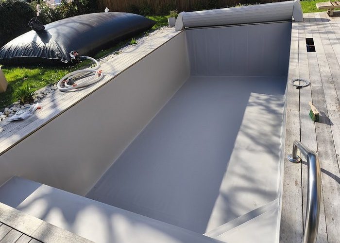 Pose membrane armée Delifol piscine de 7.5 x 3.5 à Andernos les bains 1