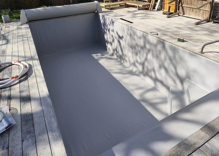 Pose membrane armée Delifol piscine de 7.5 x 3.5 à Andernos les bains 2