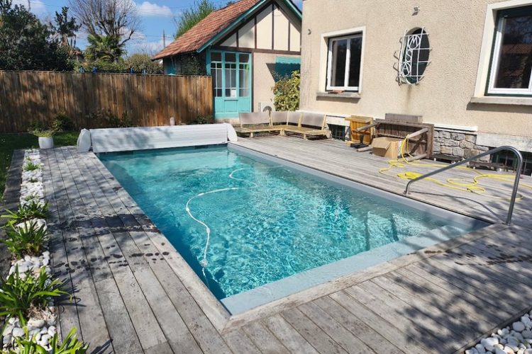 Pose membrane armée Delifol piscine de 7.5 x 3.5 à Andernos les bains 9