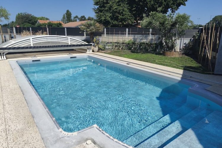 Pose membrane armée piscine de 8m x 4m avec escalier roman à Lège Cap Ferret 9