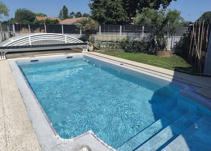 Pose membrane armée piscine de 8m x 4m avec escalier roman à Lège Cap Ferret 9 bis