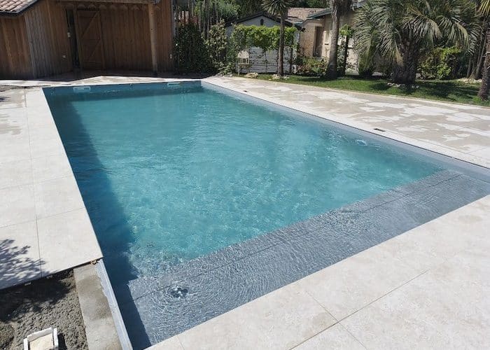 Rénovation d'une piscine traditionnelle à Gujan Mestras membrane armée, skimmers, tuyauteries et machinerie 12