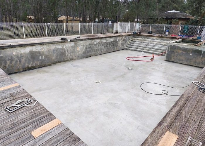 Rénovation piscine camping membrane armée Delifol 150.100 2