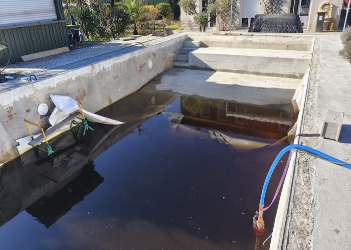 Rénovation piscine création escalier plage intérieur et membrane armée au Porge 2