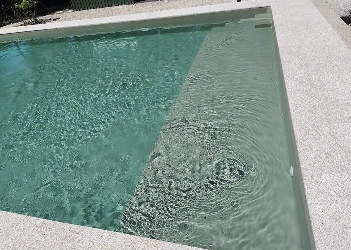 Rénovation piscine création escalier plage intérieur et membrane armée au Porge 5