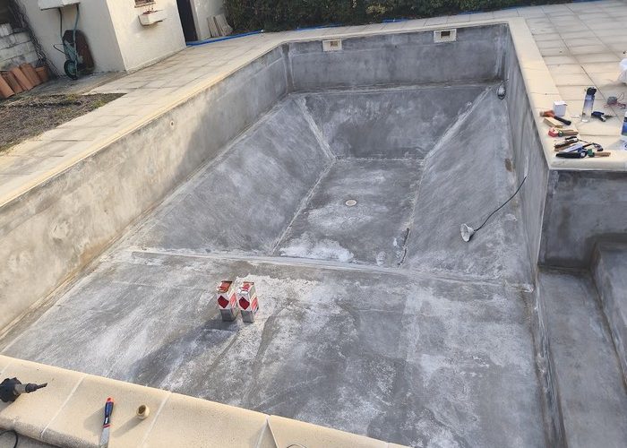 Rénovation piscine pose d'une membrane armée Delifol decor à Andernos les bains 1
