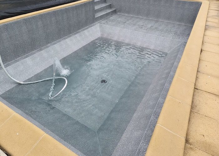 Rénovation piscine pose d'une membrane armée Delifol decor à Andernos les bains 11
