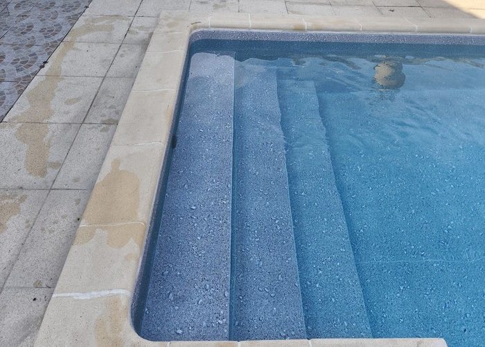 Rénovation piscine pose d'une membrane armée Delifol decor à Andernos les bains 12