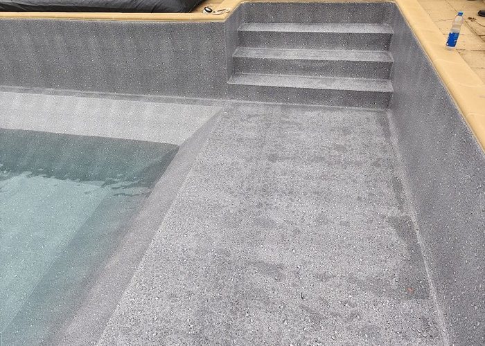 Rénovation piscine pose d'une membrane armée Delifol decor à Andernos les bains 7