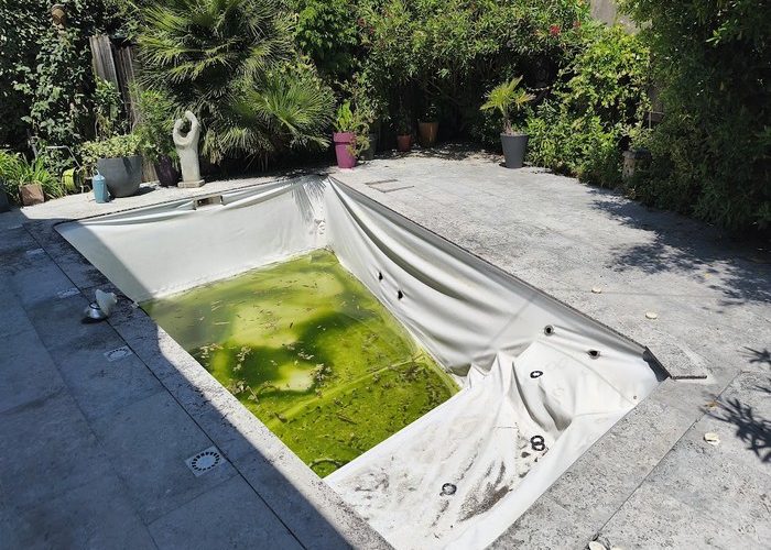 Rénovation piscine pose membrane armée Delifol 150.100 gris béton 1