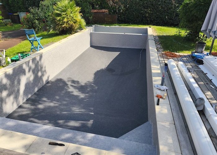 Rénovation piscine pose membrane armée Delifol Andernos les bains